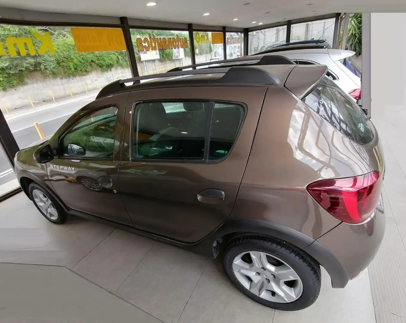 Dacia Sandero STEPWAY 0.9 TCe 12V 90cv START & STOP Marrón - 2