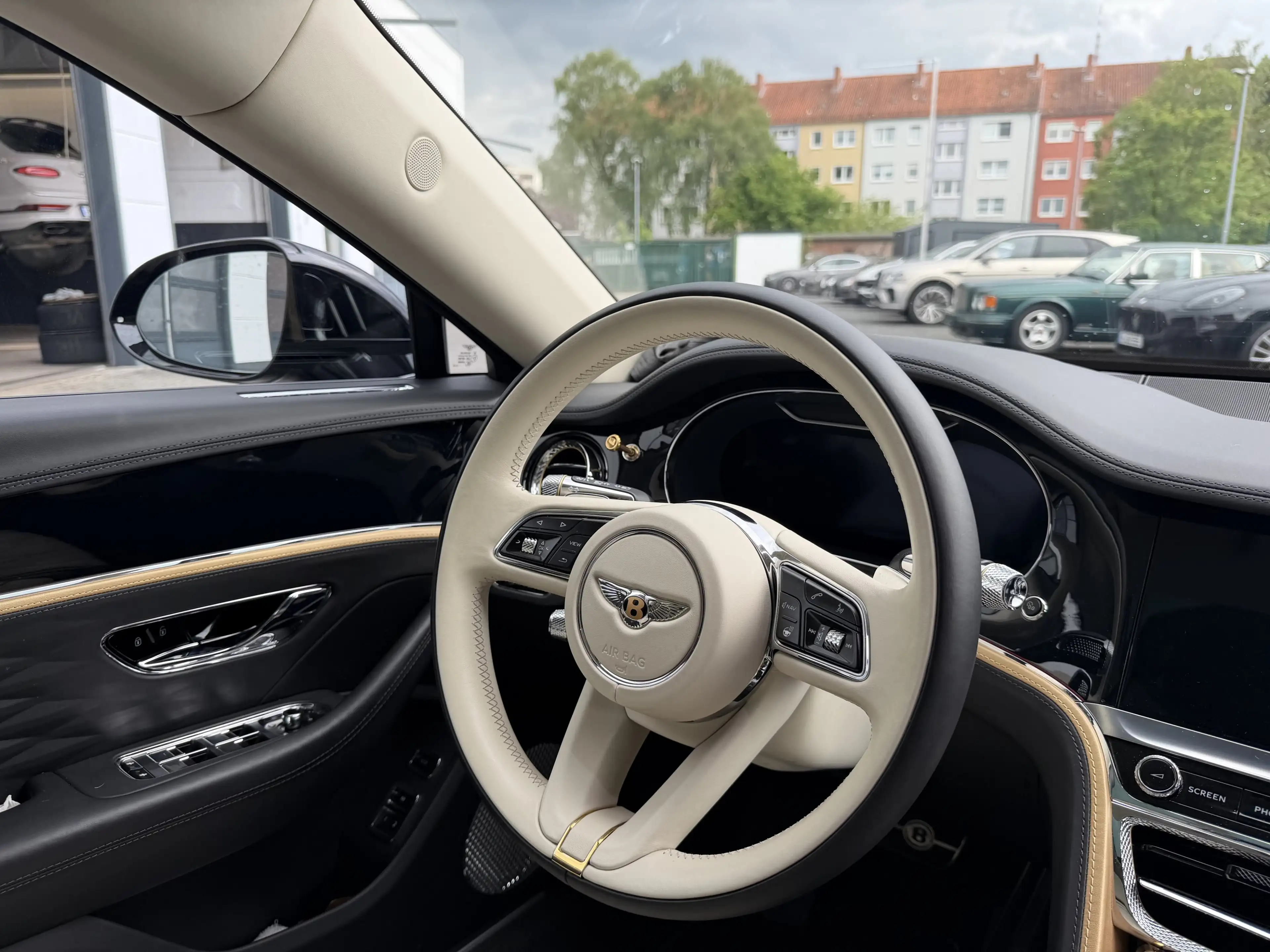 Bentley Flying Spur Mulliner W12 *RSE*Fridge*NAIM* — photo 13