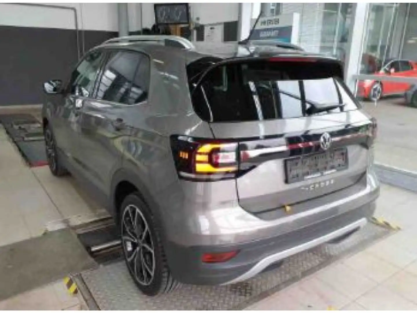 Volkswagen T-Cross 1.0 TSI Style AHK KAMERA App-Connect Silber - 2
