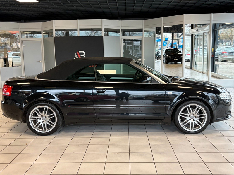 Audi A4 Cabriolet 2.0 TDI · S Line  Alcantara · Navi — photo 10