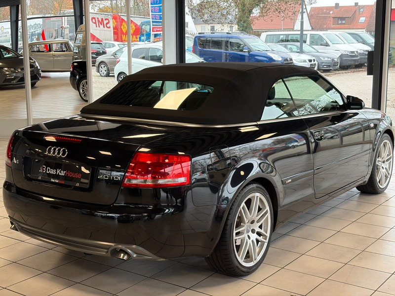 Audi A4 Cabriolet 2.0 TDI · S Line  Alcantara · Navi — photo 11