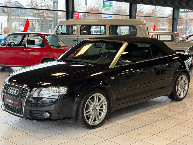 Audi A4 Cabriolet 2.0 TDI · S Line  Alcantara · Navi — photo 15