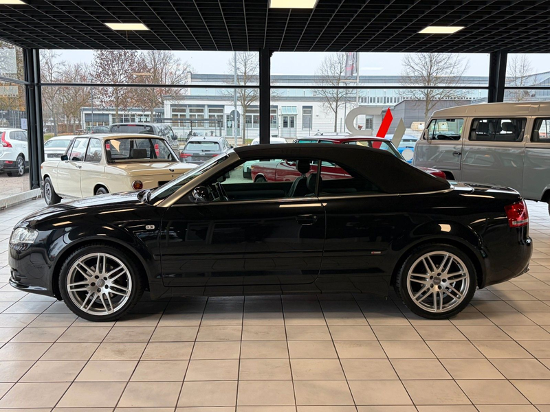 Audi A4 Cabriolet 2.0 TDI · S Line  Alcantara · Navi — photo 14