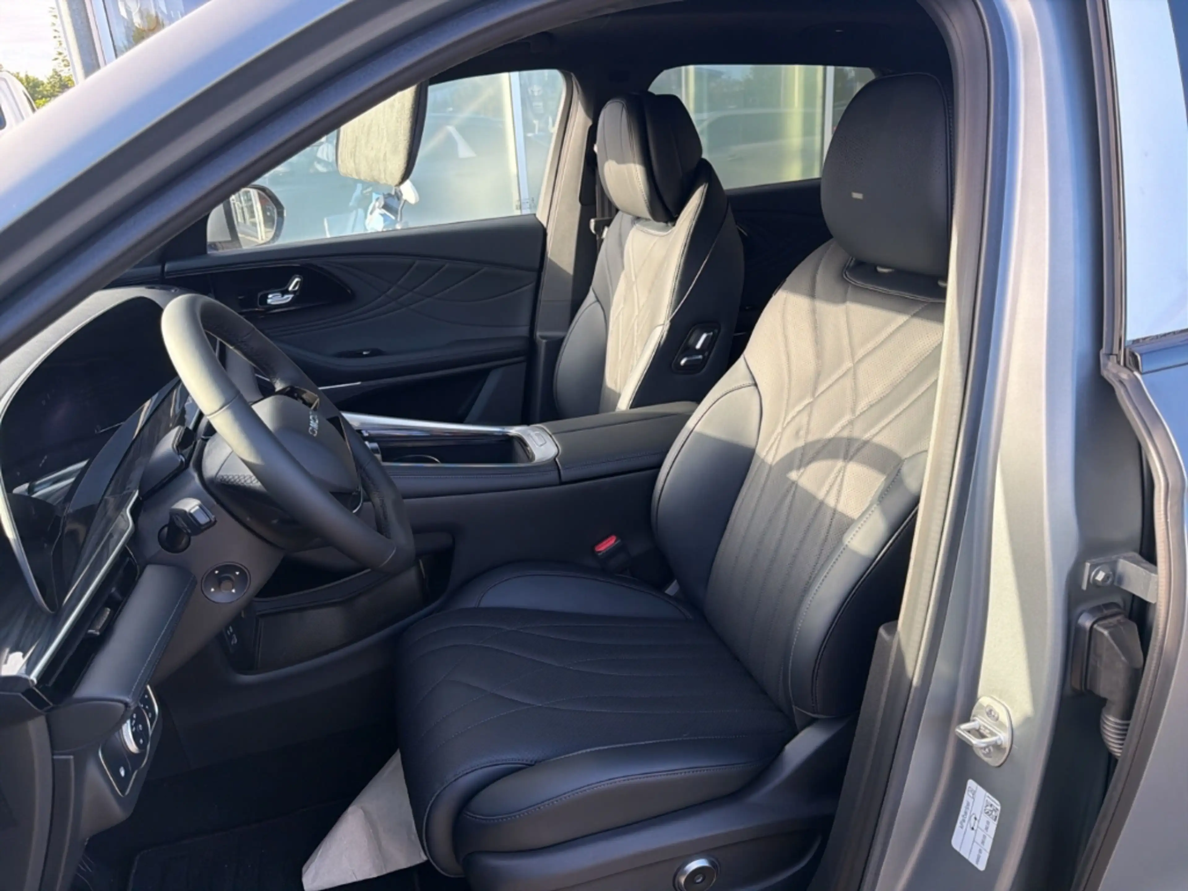 Omoda 9 Exclusive PHEV 1.5 TGDI AWD / GRAU MATT/ 540° / PA — photo 8