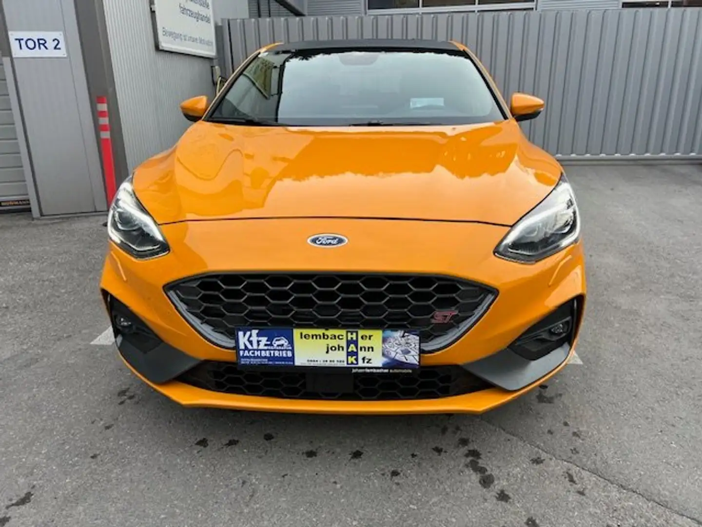 Ford Focus 2,3 EcoBoost ST Orange - 2