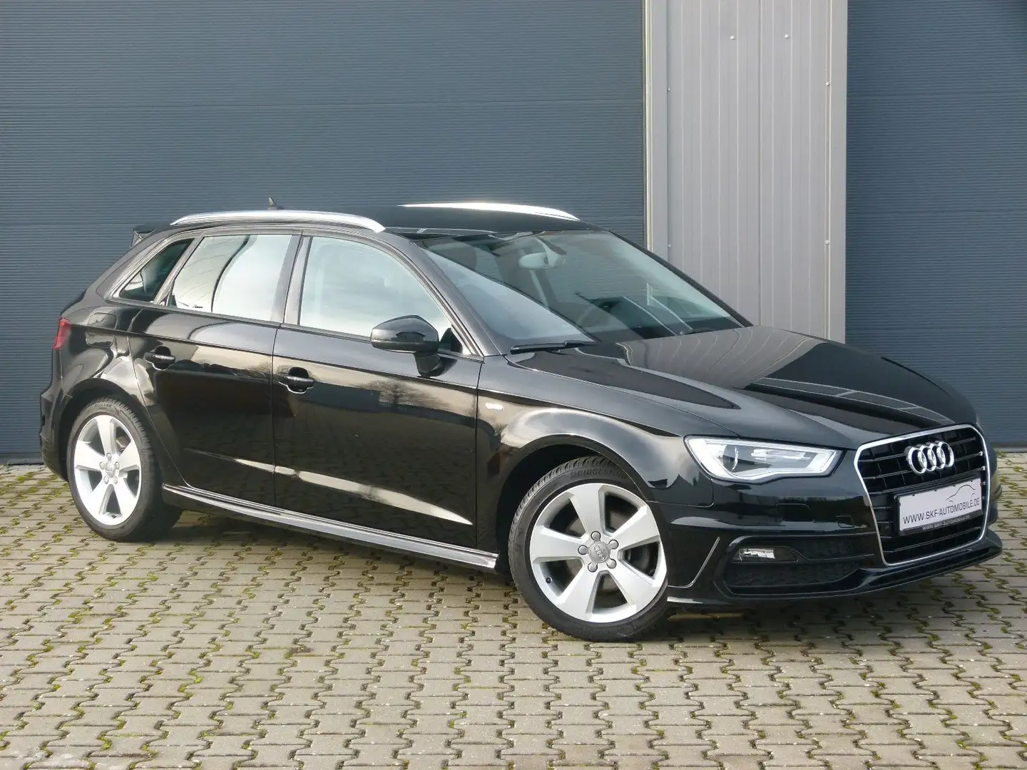 Audi A3 Sportback 2,0TDI S-line S-tronic Navi Xenon Schwarz - 2