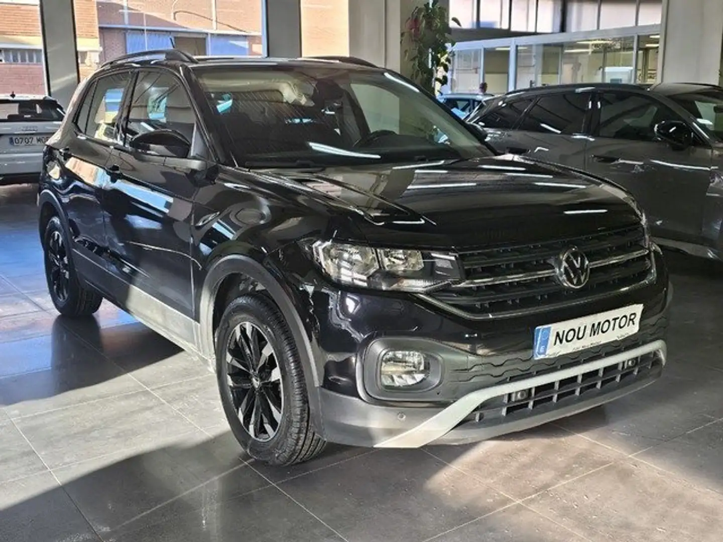 Volkswagen T-Cross 1.0 TSI Advance Negro - 2