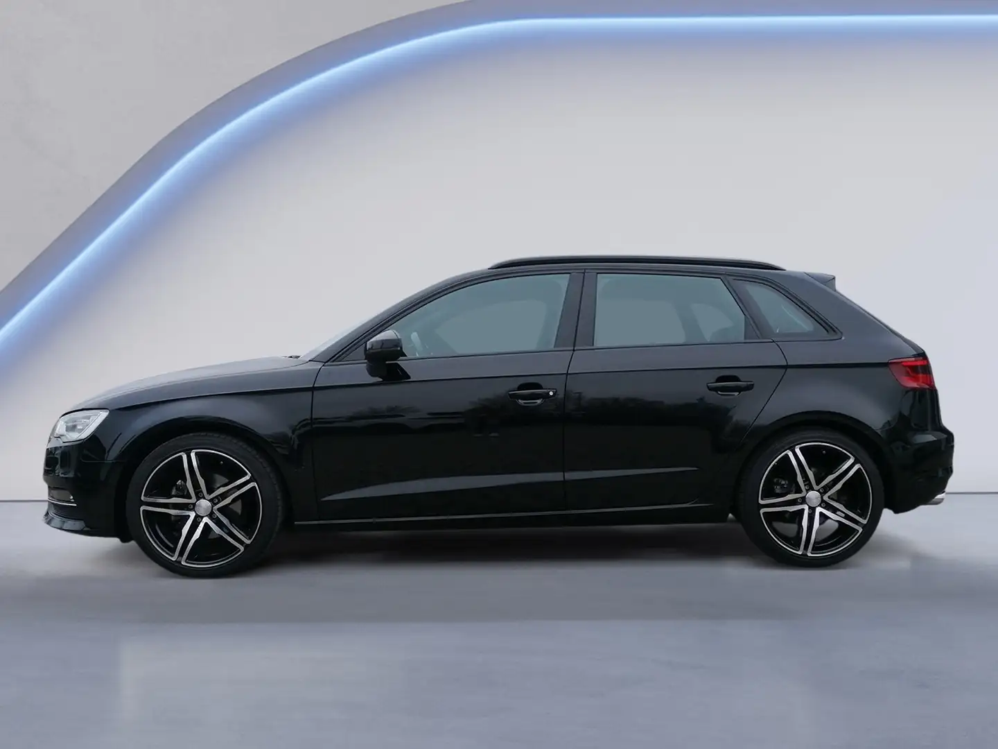Audi A3 Sportback 1.4 TFSI S tronic Ambition PANO+XENON+N Schwarz - 2