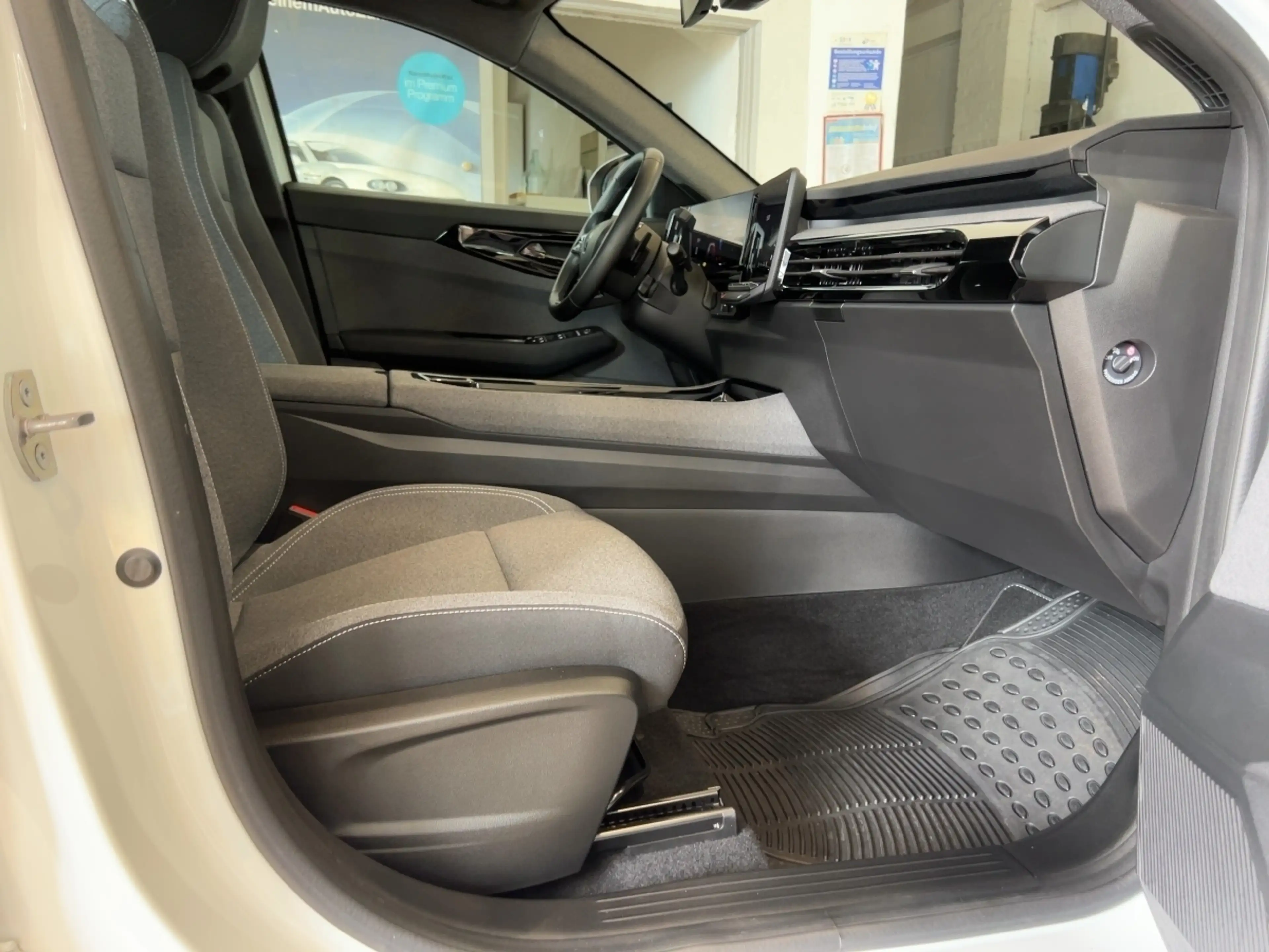 Renault Austral Evolution Mild Hybrid 160 Automatik SHZ BT — photo 8