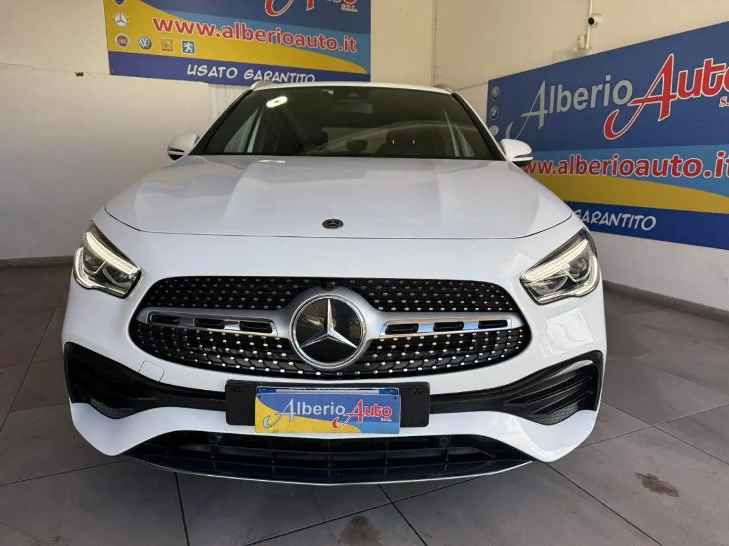 Mercedes-Benz GLA 180 d Automatic Premium AMG Bianco - 2