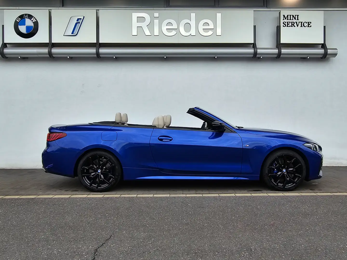 BMW 440 M440i xDrive Cabrio Head-Up*AHK*DAPro*h/k*Leder* Blauw - 2