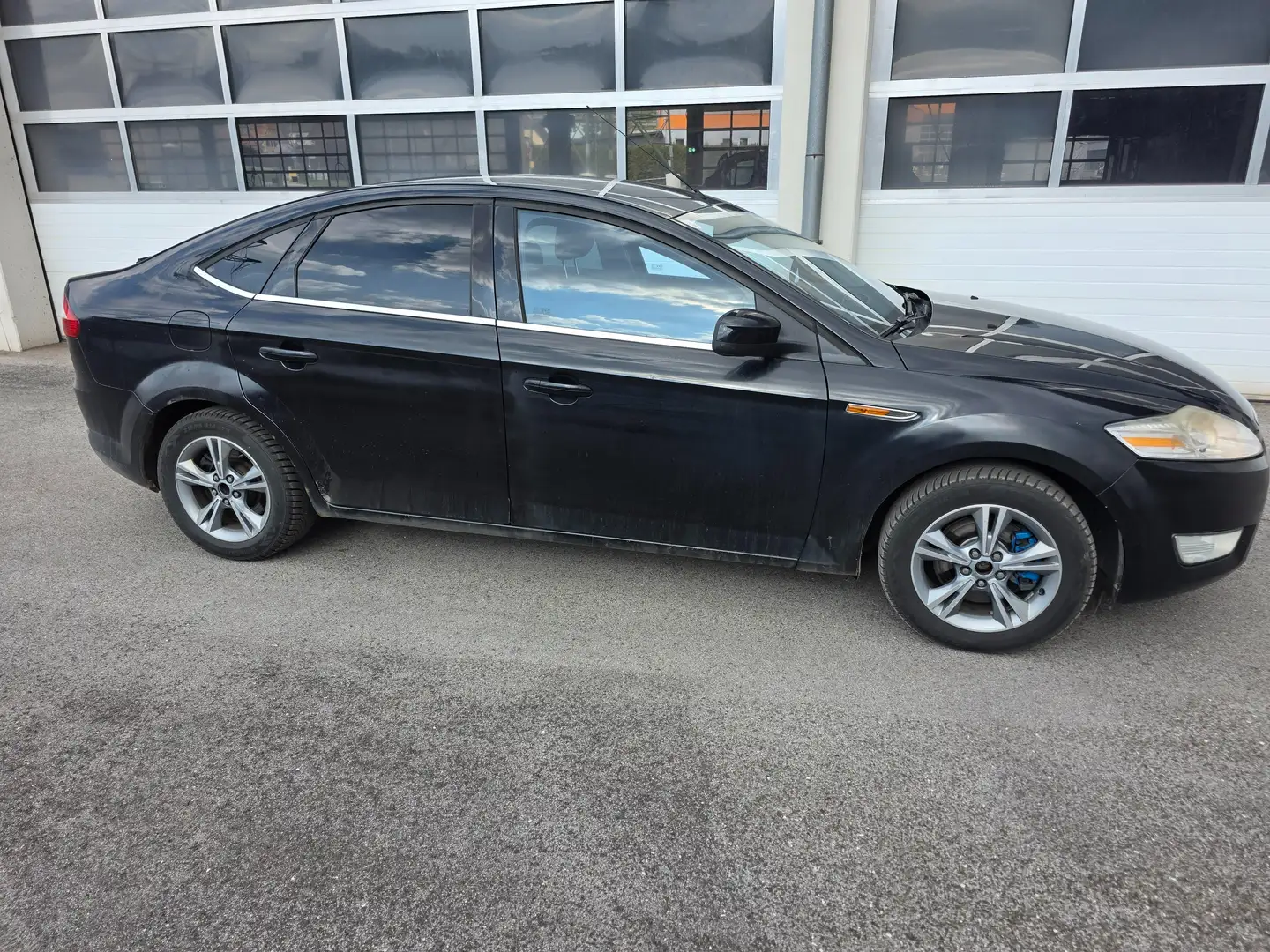 Ford Mondeo Mondeo Titanium X 2,0 TDCi DPF Titanium X Schwarz - 2