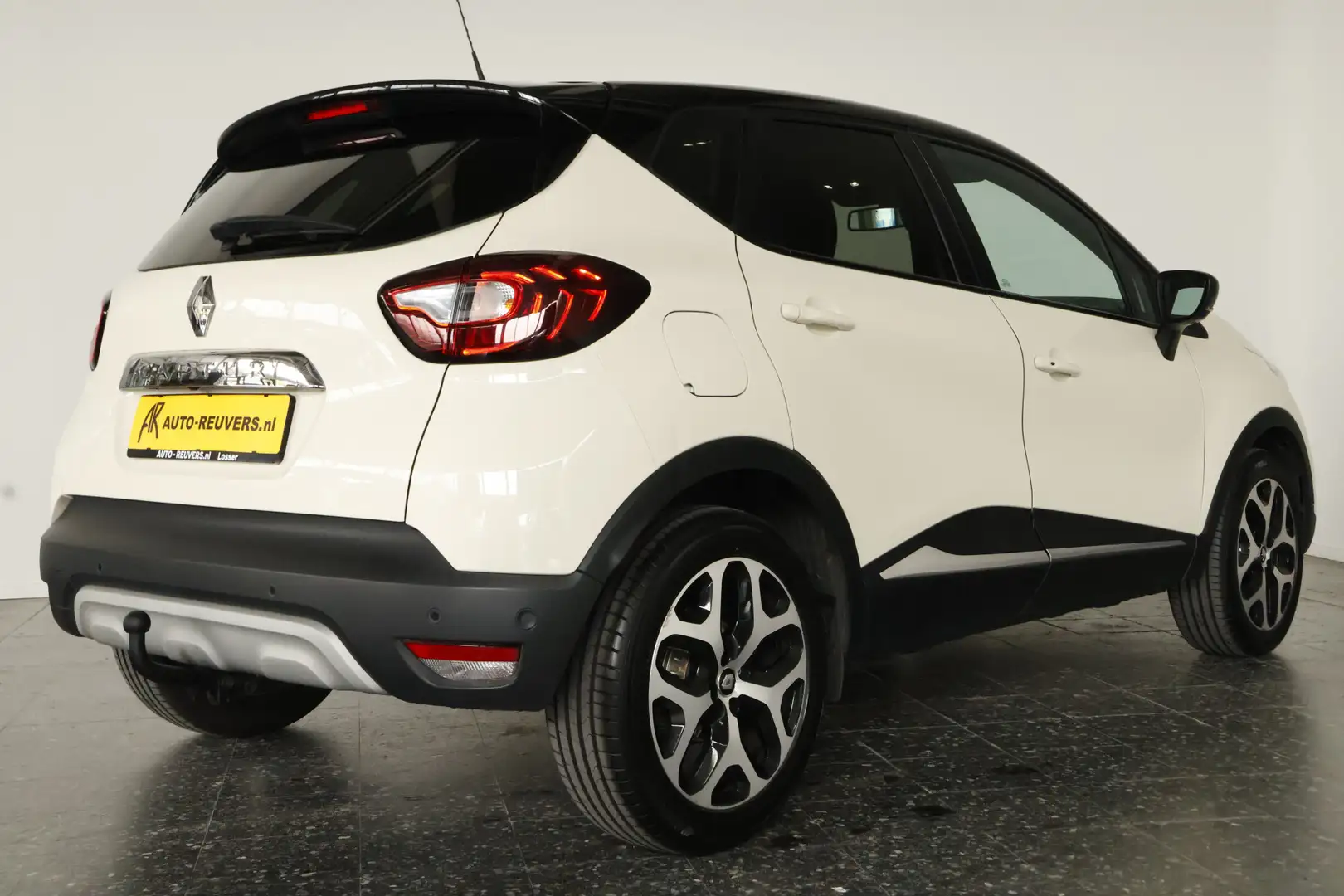Renault Captur 0.9 TCe Intens / LED / Navi / Camera / Trekhaak Wit - 2