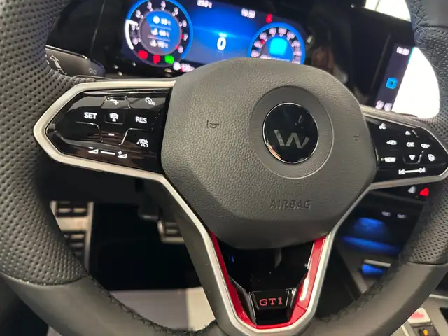 Volkswagen Golf view 19