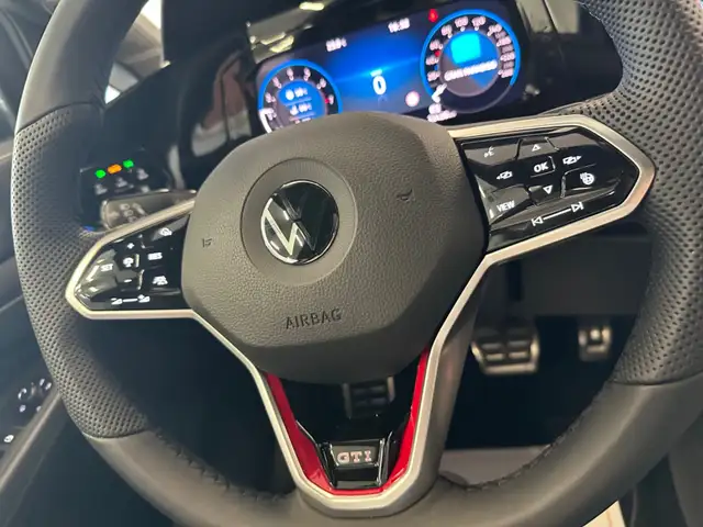 Volkswagen Golf view 18