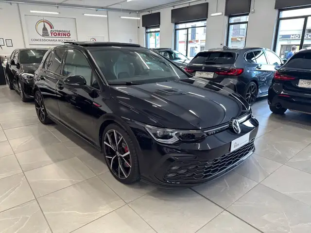 Volkswagen Golf view 3