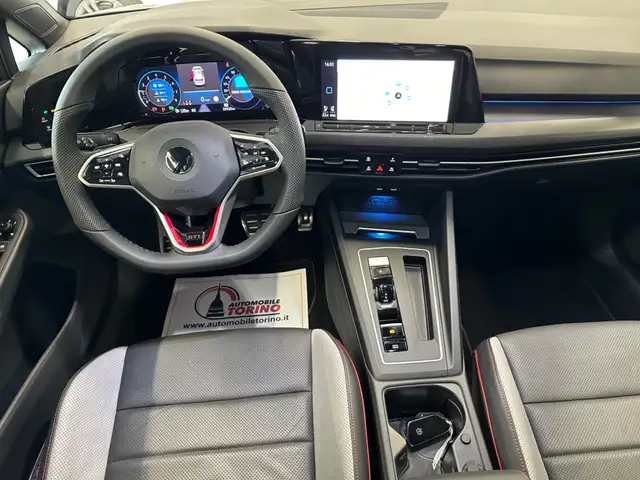 Volkswagen Golf view 9