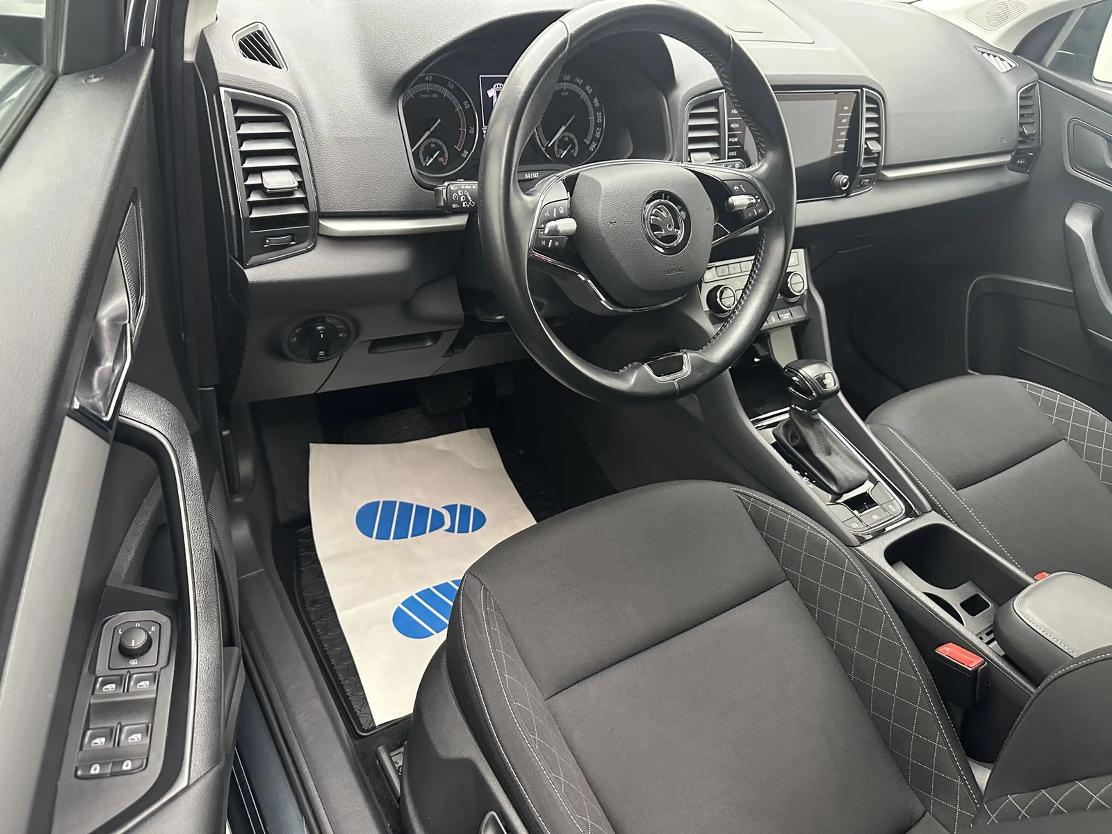 Skoda Karoq Ambition "1 HAND-NAVI-SITZH-PDC-ALU" — photo 13