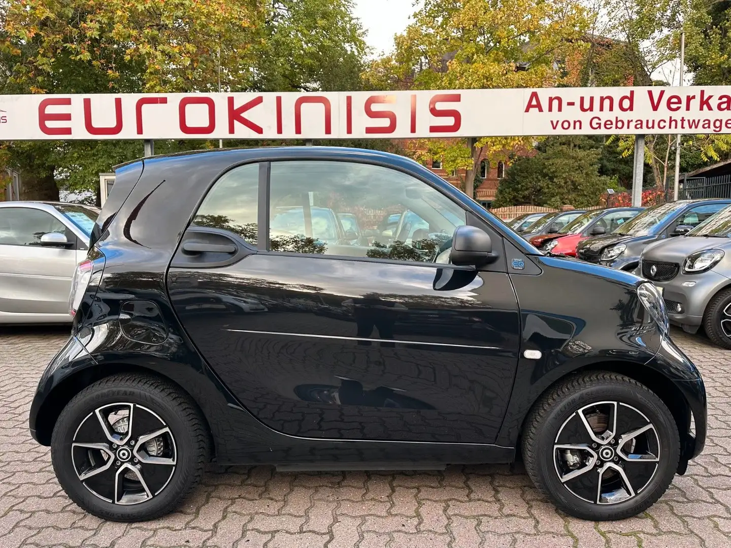 smart forTwo fortwo EQ 60kW*EXCL*PANORAMA*NAVI*PTS+KAM*22kW* Negru - 1