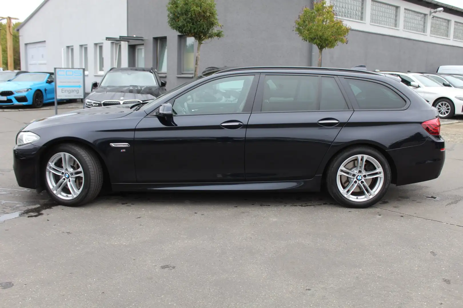 BMW 530 d xDrive Tour. M Sportpaket +HUD+RFK+Navi PRO+Hifi Schwarz - 1