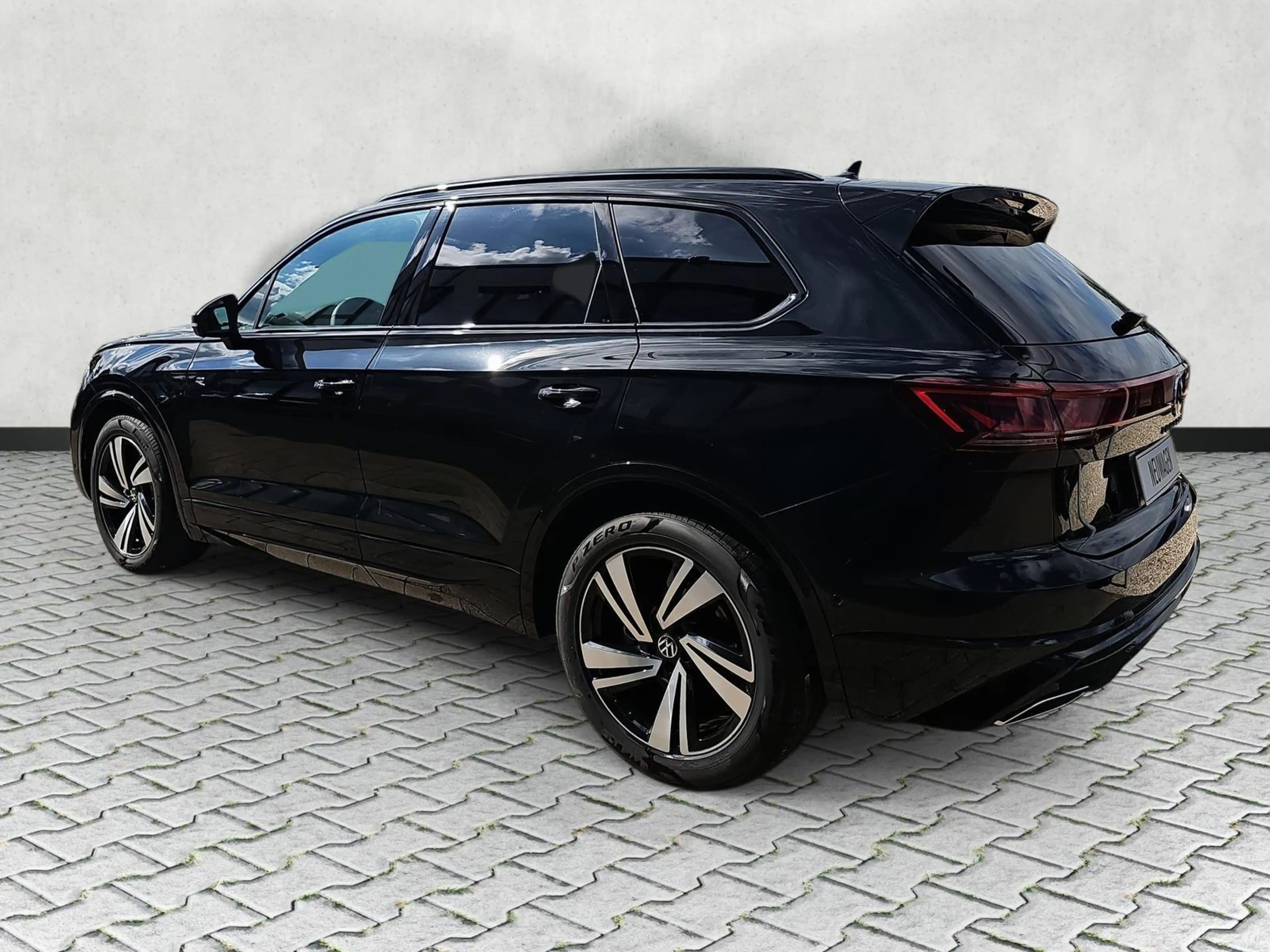 Volkswagen Touareg 3.0 TDI 210 kW 4Motion R-Line V6 / Pano 360Grad... — photo 5