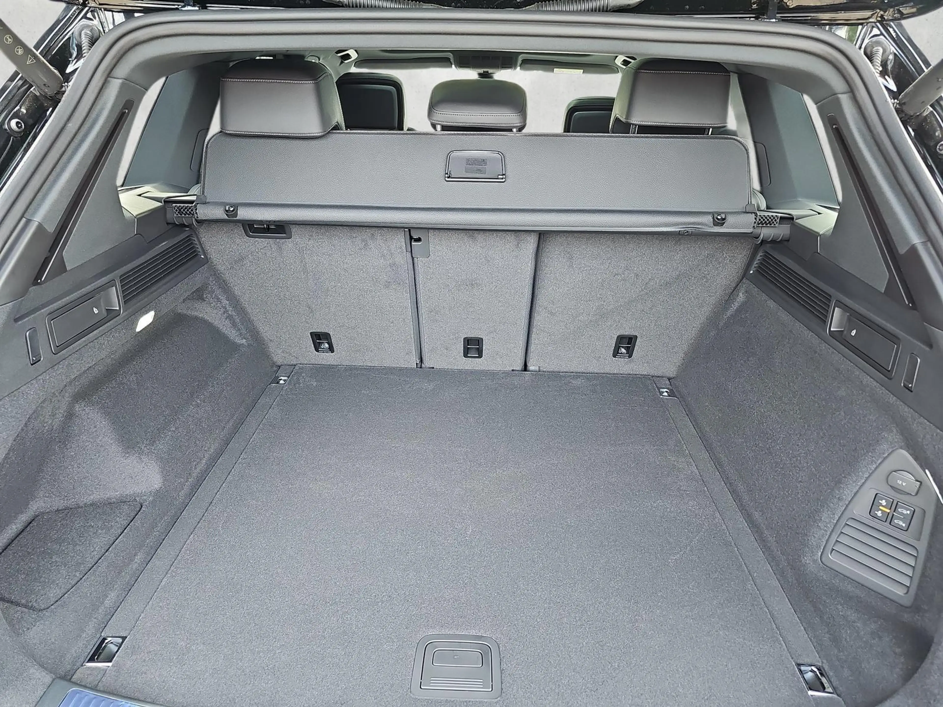 Volkswagen Touareg 3.0 TDI 210 kW 4Motion R-Line V6 / Pano 360Grad... — photo 14