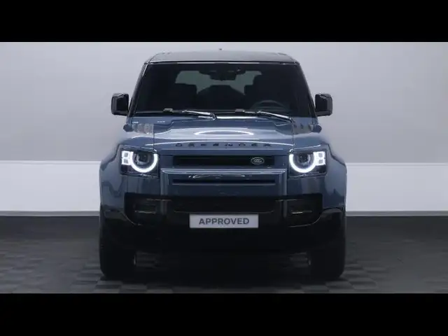 Land Rover Defender 90 view 2