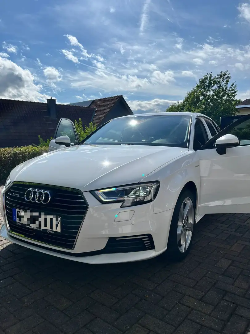 Audi A3 e-tron sport *Tüv Neu* *Scheckheft* *8fach* Weiß - 1