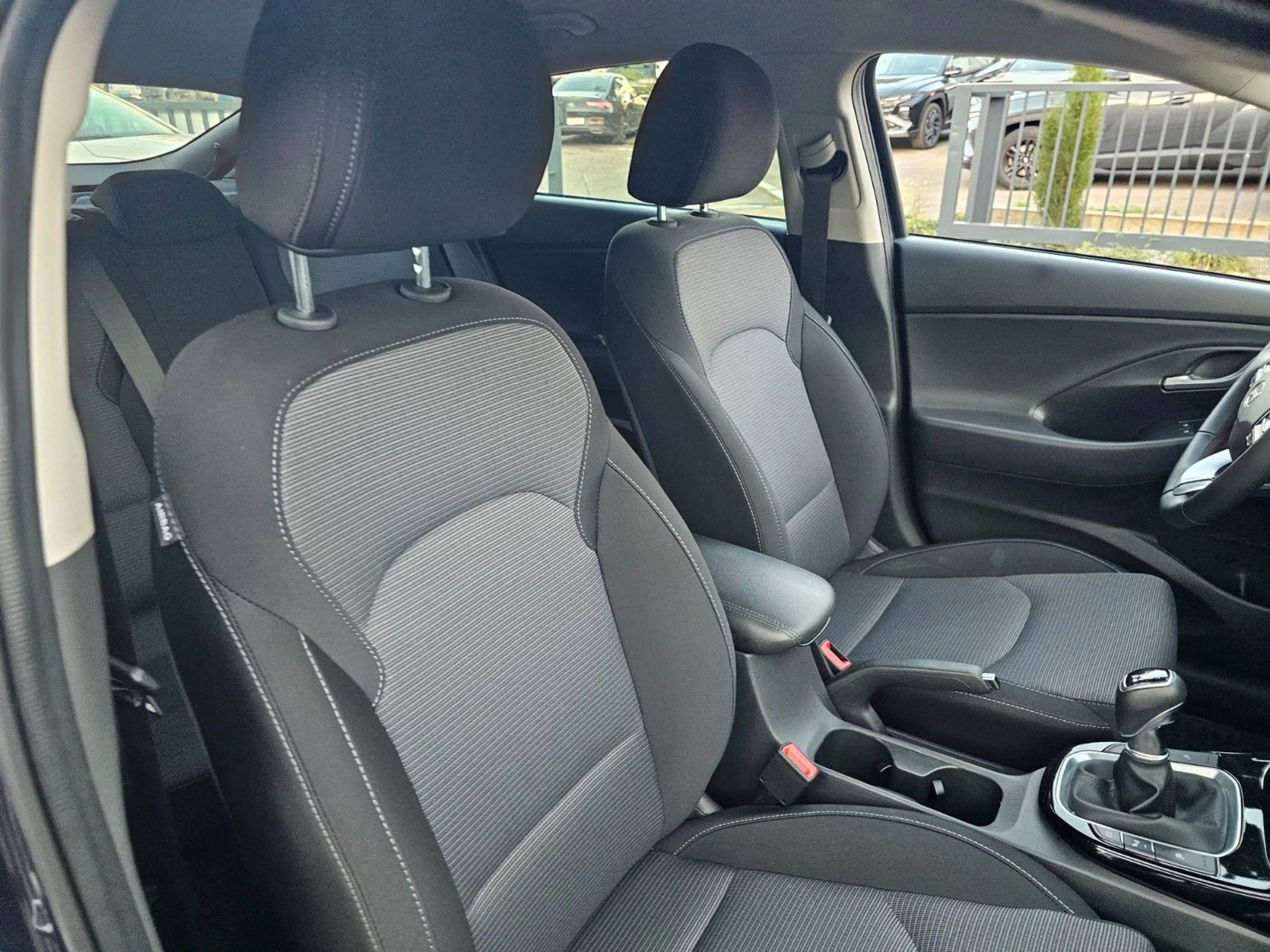 Hyundai i30 1,0 T-GDI Fastback Smart — photo 13