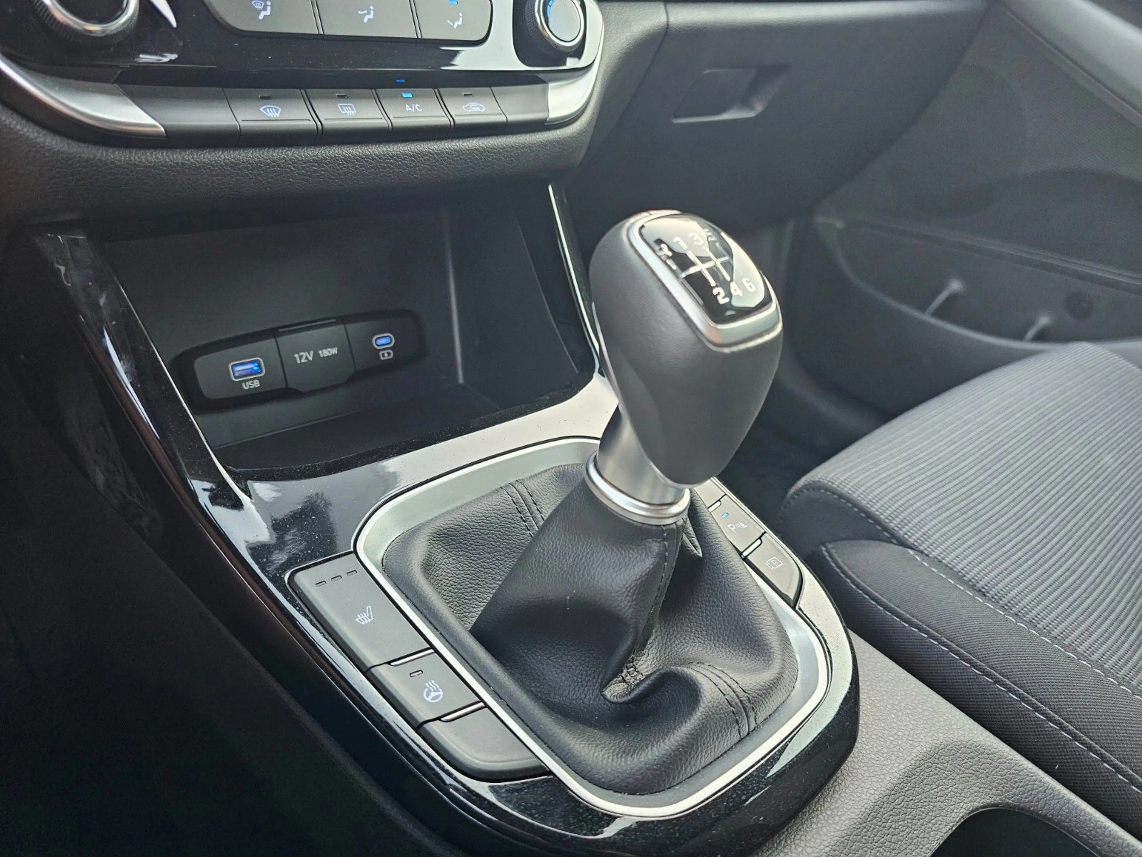 Hyundai i30 1,0 T-GDI Fastback Smart — photo 17