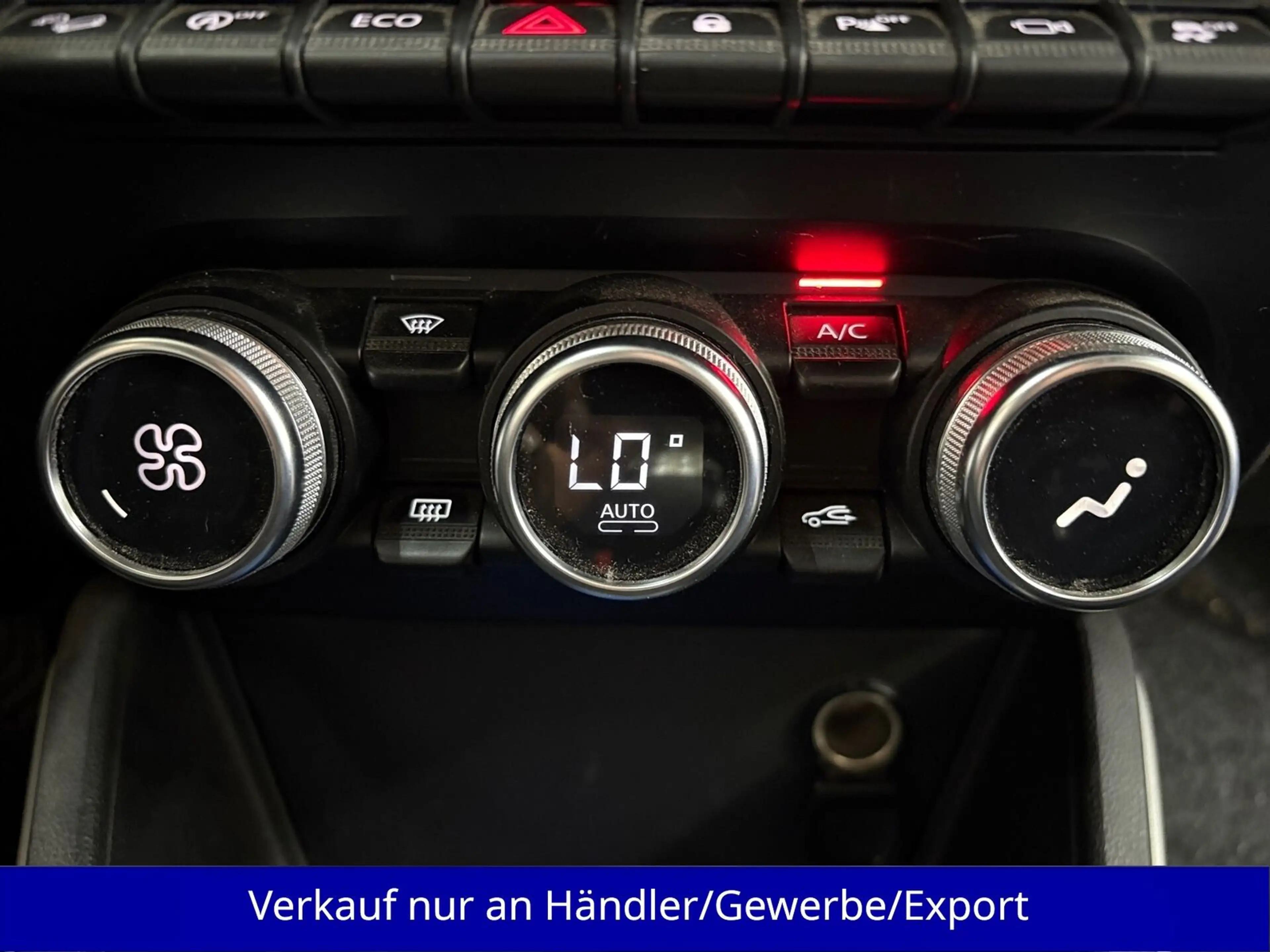 Dacia Duster II 1.3 TCe 4x4 AAC SHZ Navi PDC AHK — photo 13
