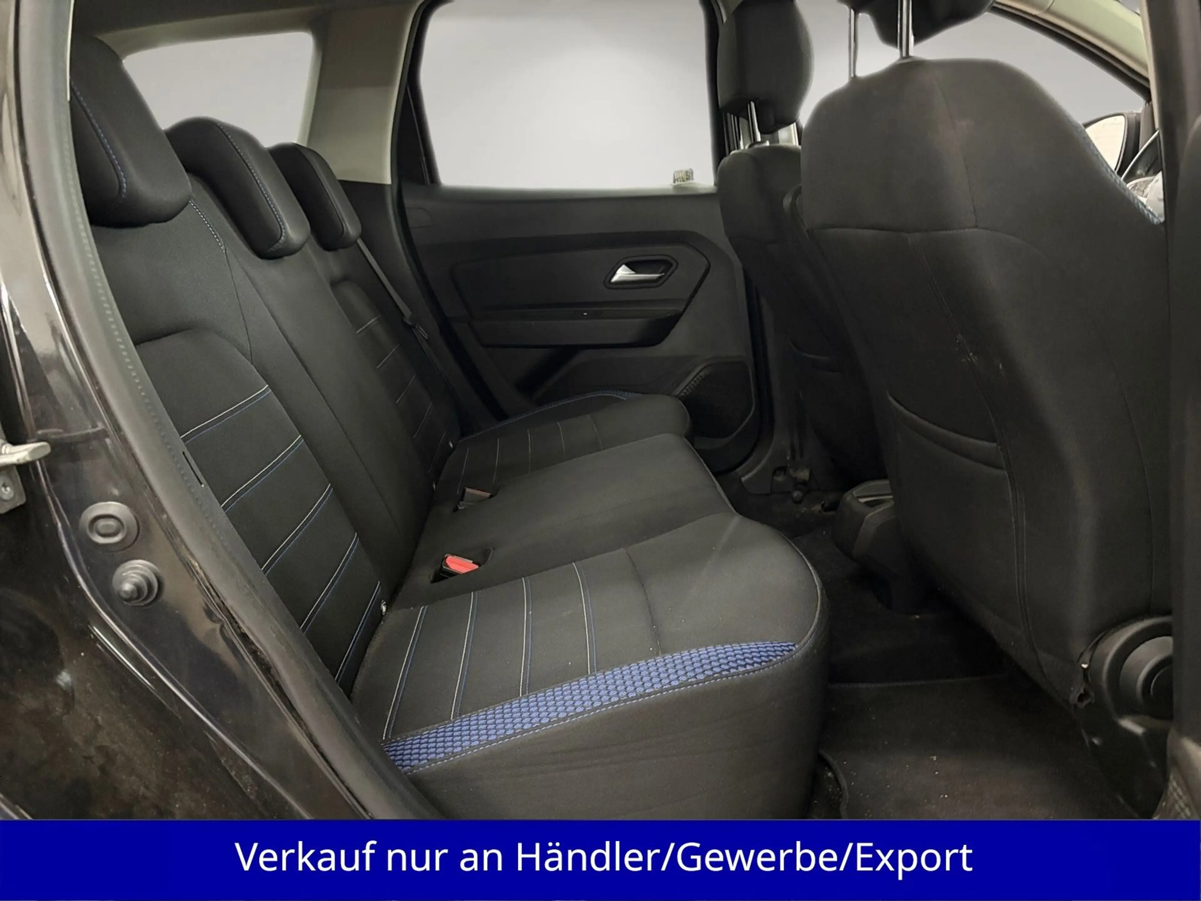 Dacia Duster II 1.3 TCe 4x4 AAC SHZ Navi PDC AHK — photo 12