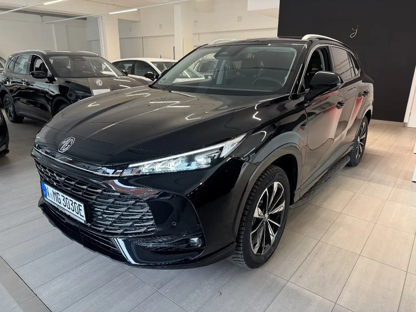 MG HS PHEV Luxury 360Grad,SHZ,PDC,NAVI,LED,Autom. Noir - 2