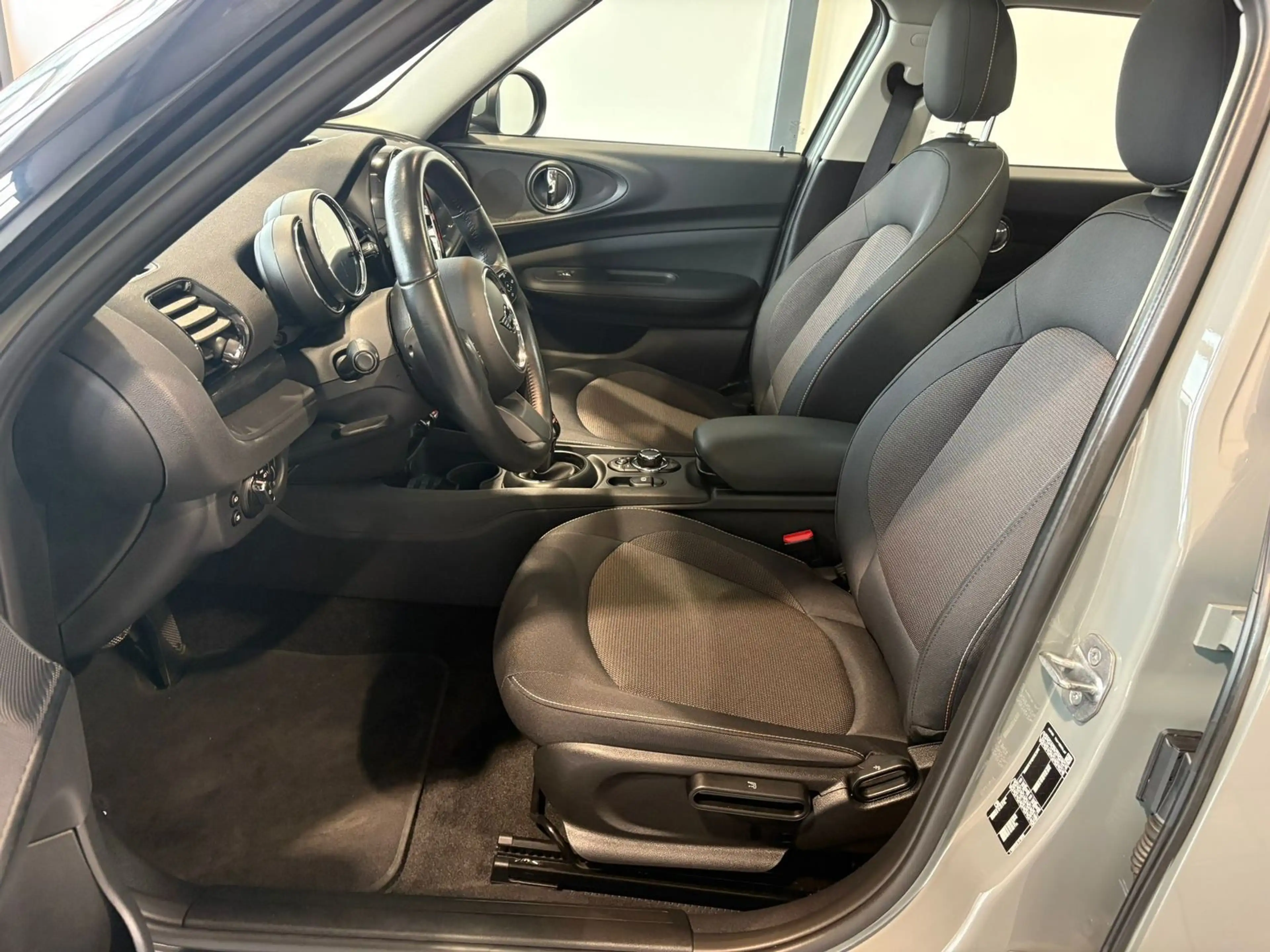 MINI One Clubman Clubman One  Essential Trim|ACC|Pano|LED — photo 8