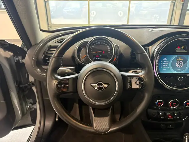 Mini Clubman view 10