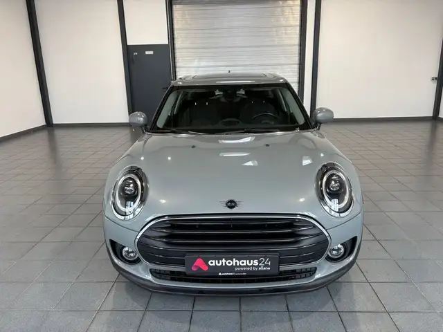 Mini Clubman view 2