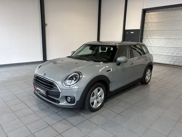 Mini Clubman view 3
