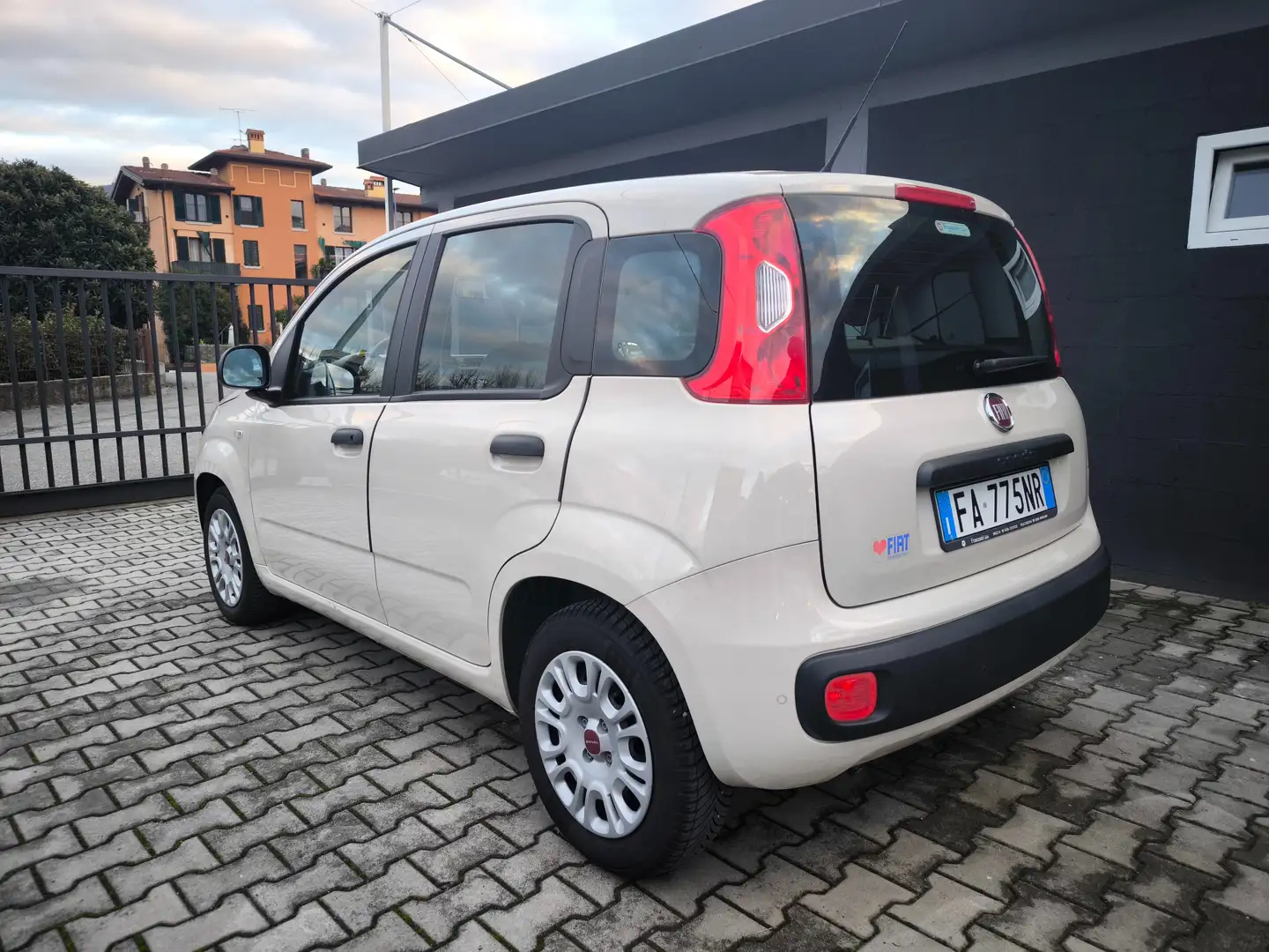 Fiat Panda FIAT PANDA 1,2 BENZ –LOUNGE –KM 68000- EURO 6- Beige - 1