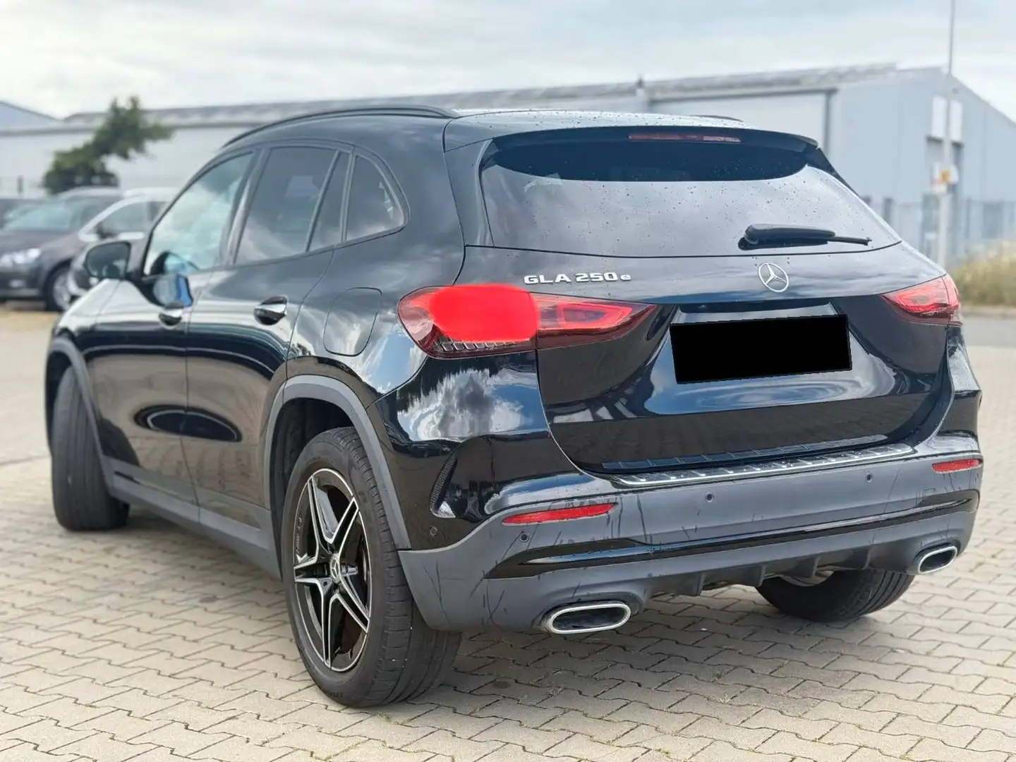 Mercedes-Benz GLA 250 GLA 250e PHEV Aut. Schwarz - 2