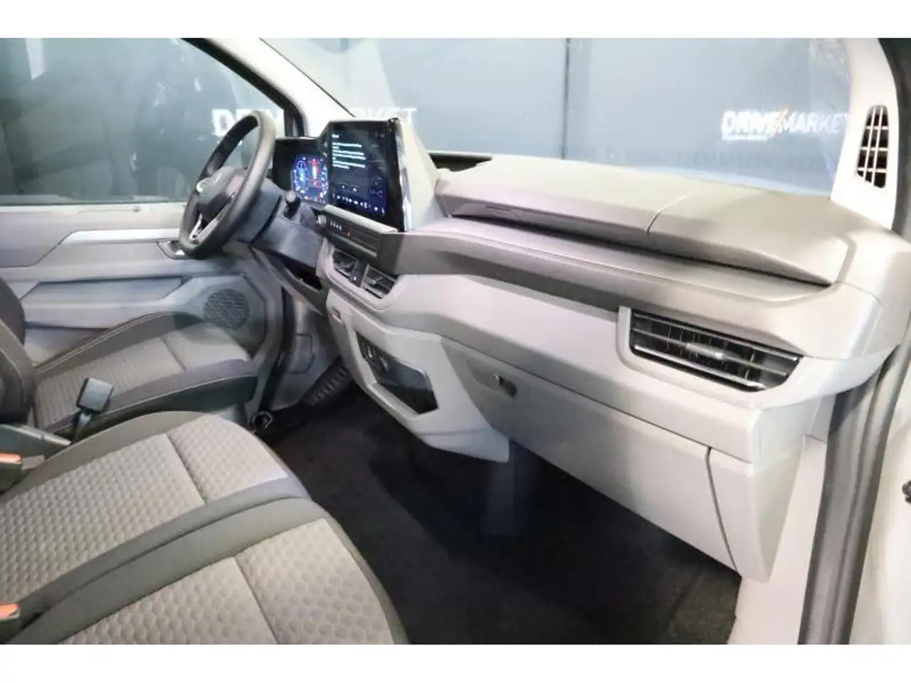 Volkswagen T7 Caravelle 2026 — фото 12