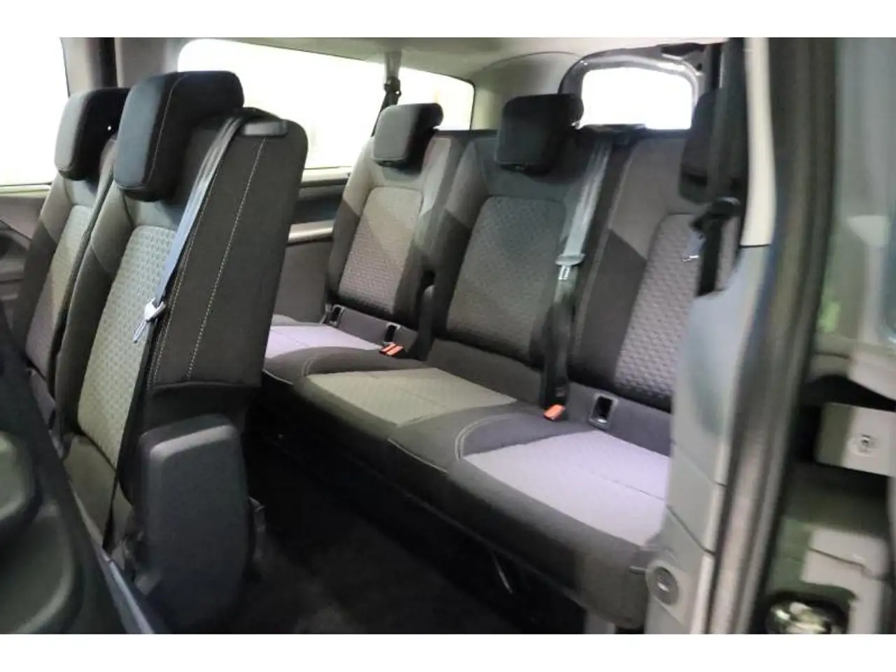Volkswagen T7 Caravelle 2026 — фото 11