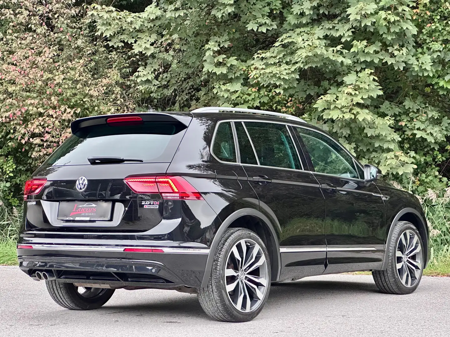 Volkswagen Tiguan R-Lline Highline 4Motion AUT*NAVI*ACC*LED*HEAD-UP* Schwarz - 2