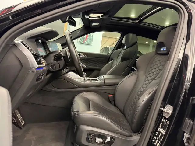 BMW X6 M view 7
