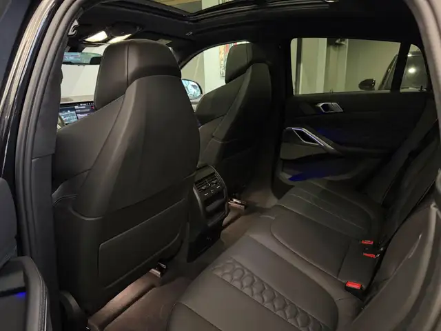 BMW X6 M view 11