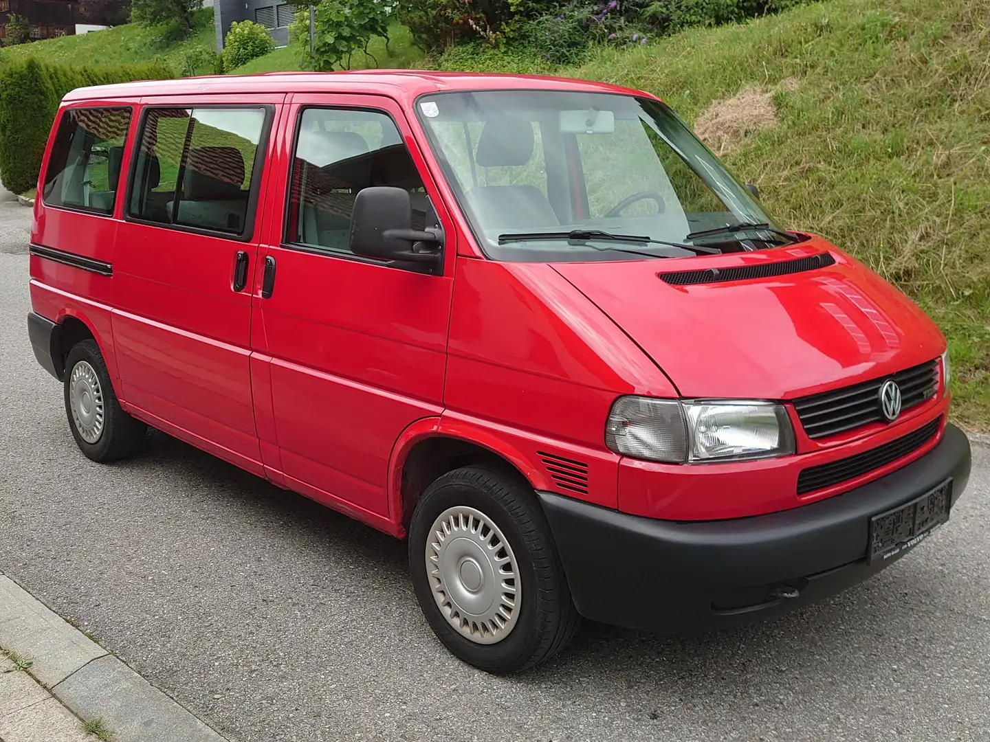 Volkswagen T4 Caravelle Caravelle 3-3-3 2,5 TDI Rot - 2