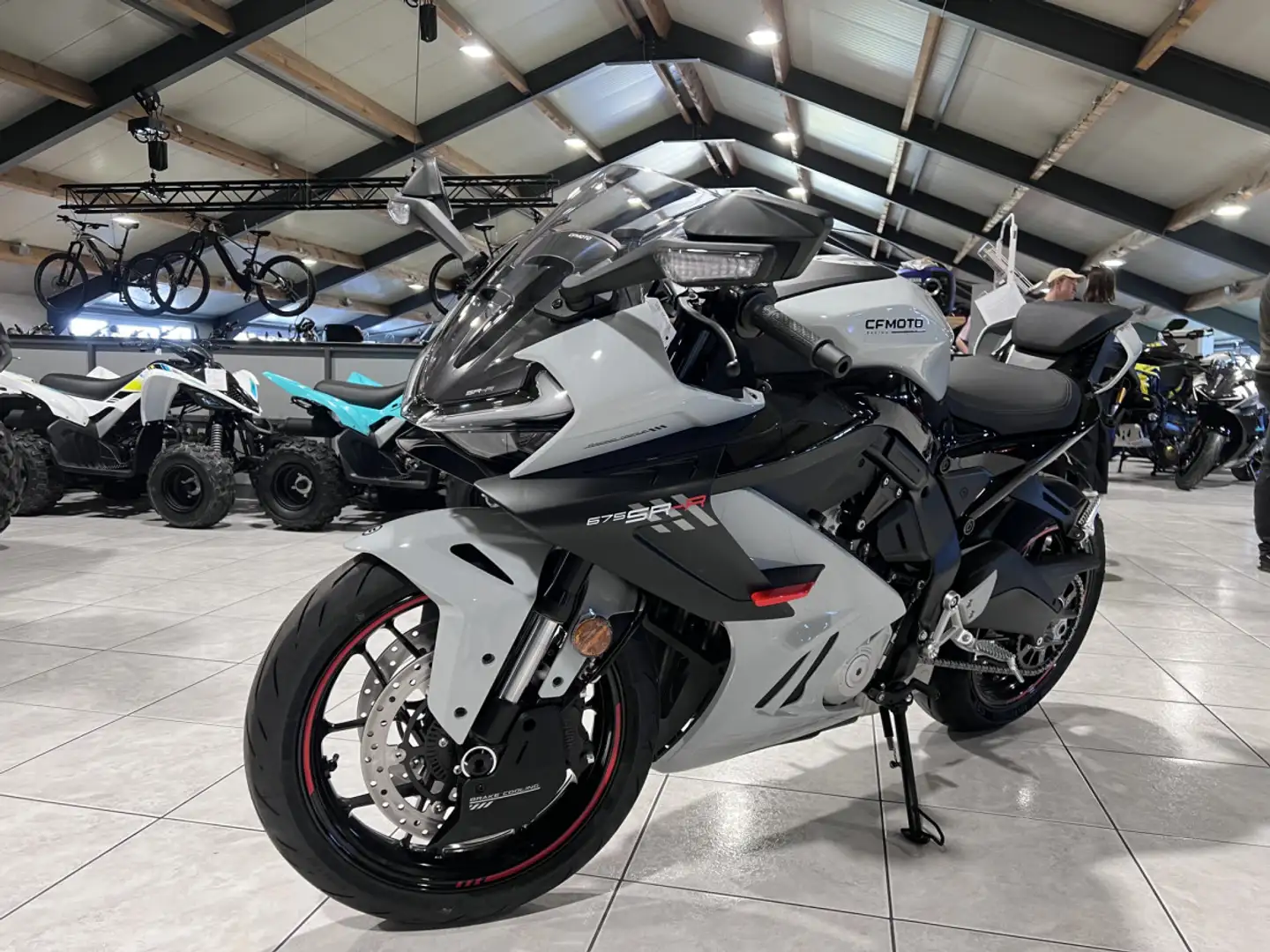 CFMOTO 675 SR-R Gris - 2