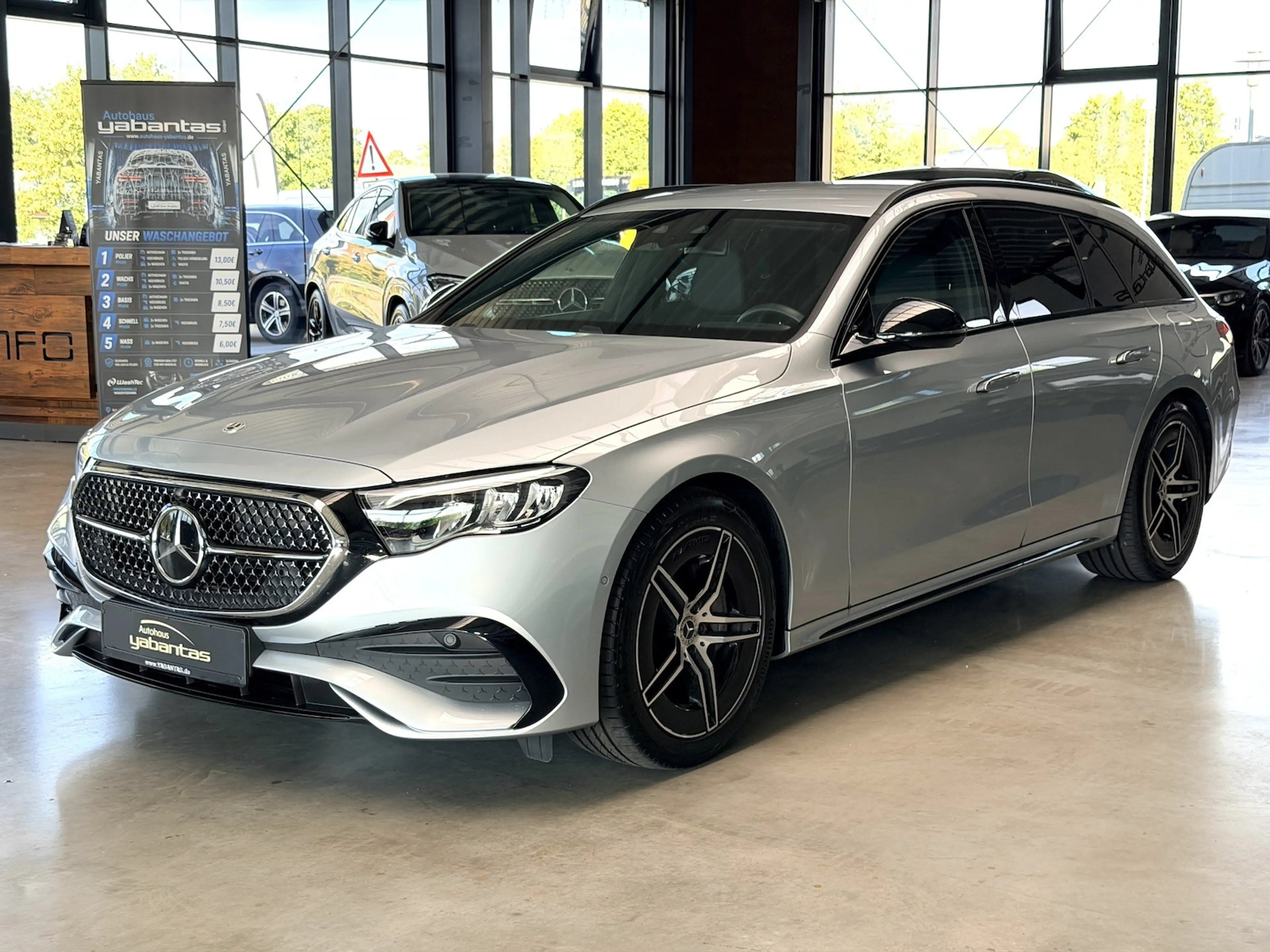 Mercedes-Benz E 300 de AMG Night DISTRONIC+ Kamera MBUX KEYLESS-GO AHK