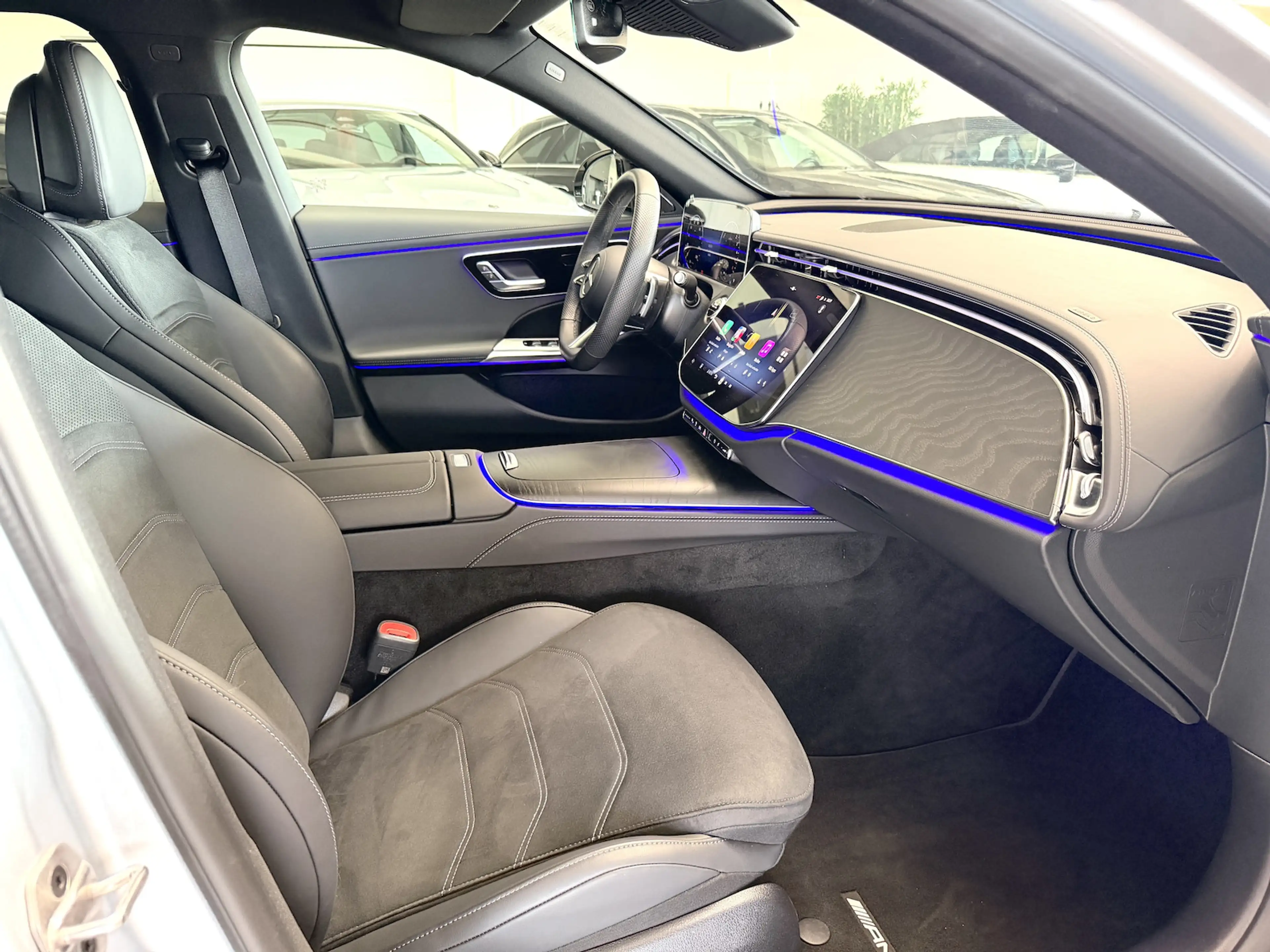 Mercedes-Benz E 300 de AMG Night DISTRONIC+ Kamera MBUX KEYLESS-GO AHK — photo 9