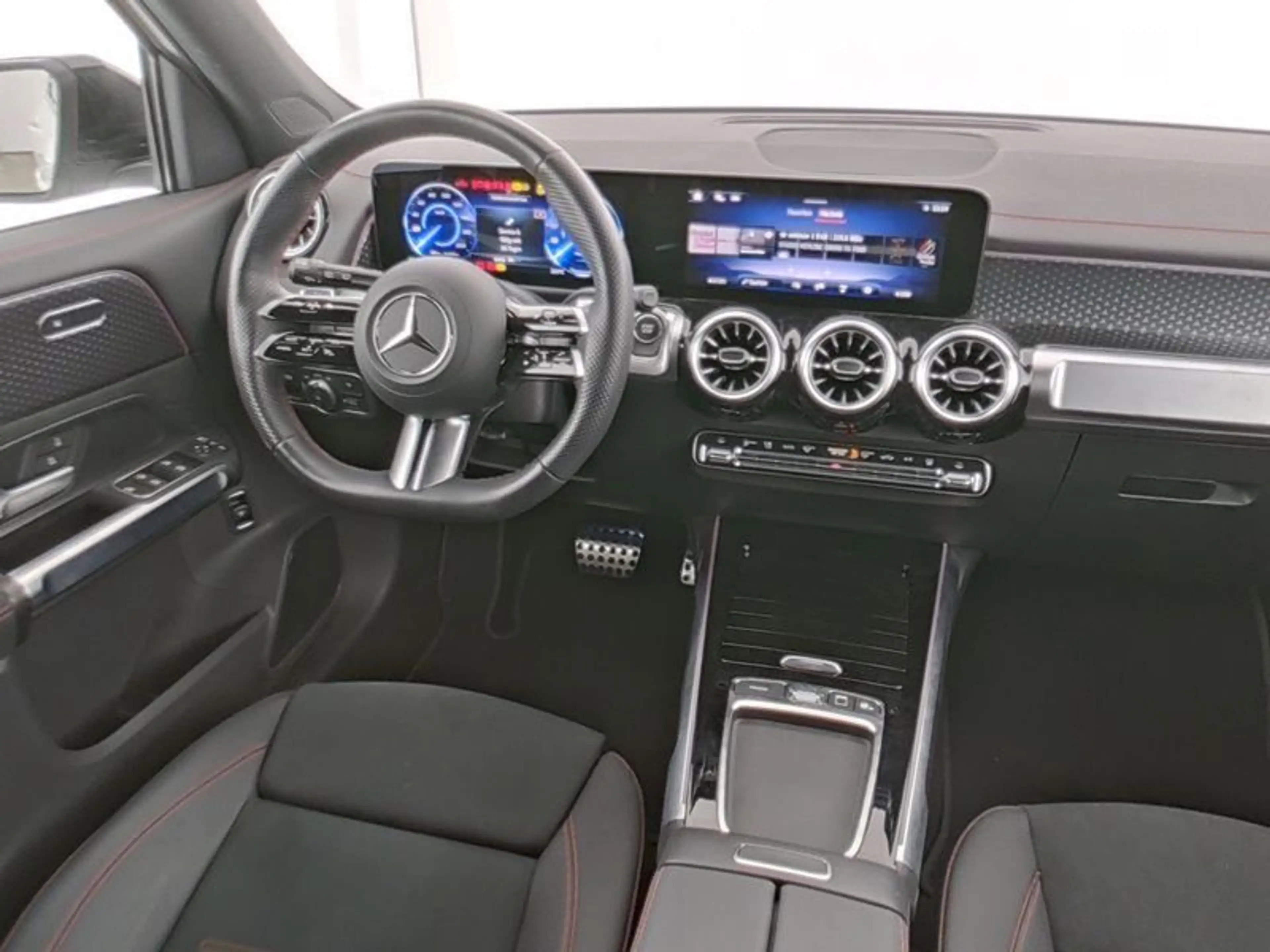 Mercedes-Benz EQB 300 4M AMG-ADVANCED+ NIGHT FAP SOUND KEYLGO — photo 8