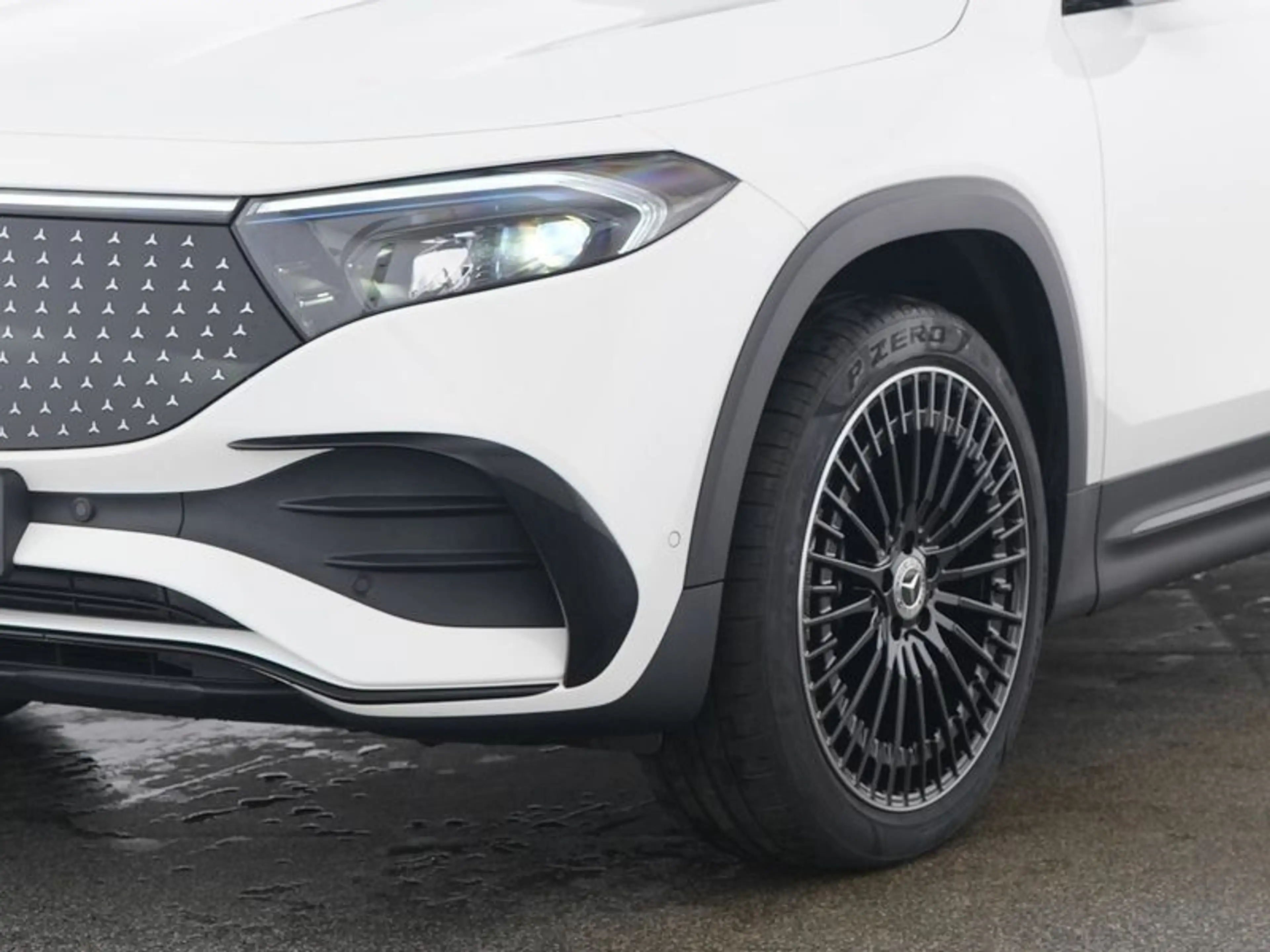 Mercedes-Benz EQB 300 4M AMG-ADVANCED+ NIGHT FAP SOUND KEYLGO — photo 3